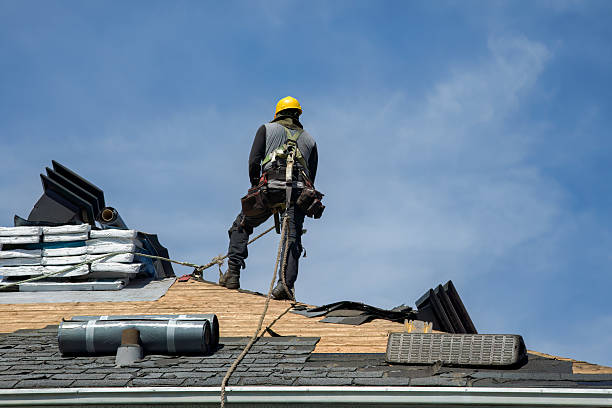 Professional Gutter Installation technician working in Highland Lakes, NJ